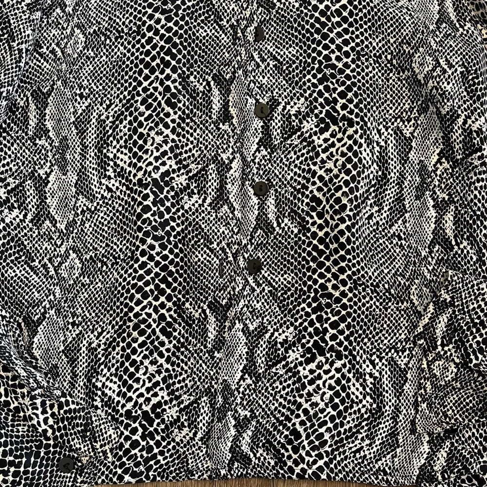 Vintage Python Print Button Up White And Black Si… - image 4